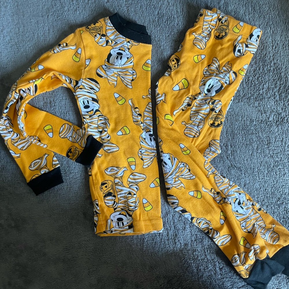 Halloween Minnie and Mickey pajamas 5t